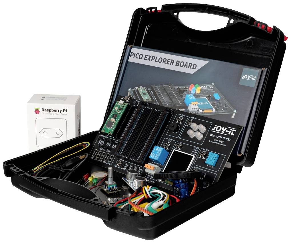 En öppen väska visar ett Raspberry Pi Pico Explorer Kit med kablar, kretskort och komponenter. Bredvid ligger en förpackning märkt 'Raspberry Pi'.