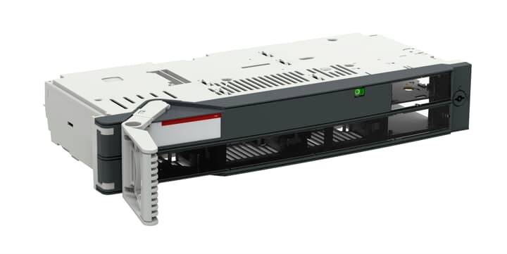 En datorservermodul med synligt ventilationsgaller och en grön driftindikator på framsidan.