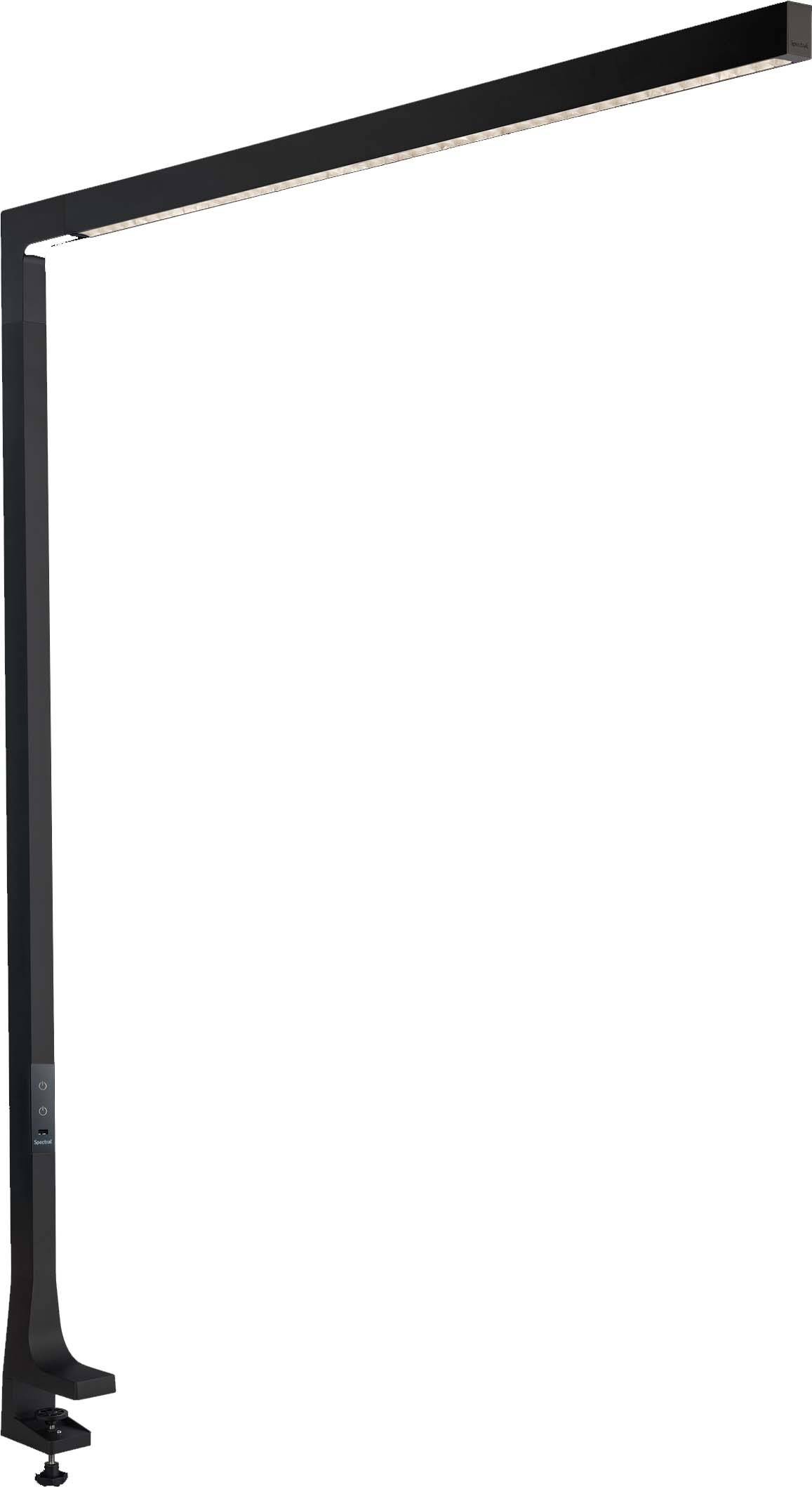 En modern golvlampa med ett smalt, svart designat skal och ett rektangulärt lamphuvud som kastar ljus nedåt.