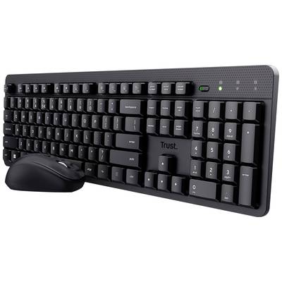 Svart trådlöst tangentbord och mus-set på vit bakgrund. Tangentbordet har ett komplett layout med numeriskt tangentblock.