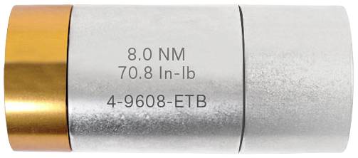 Silverfärgad momentnyckel med guldspets. Gravyr: '8.0 NM 70.8 In-Lb 4-9608-ETB'.