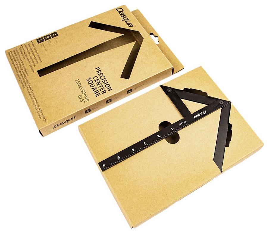 Två förpackningar av en svart precisionscentervinkel, en stängd, en med öppen vinkel. Verktyg för exakta mätningar.