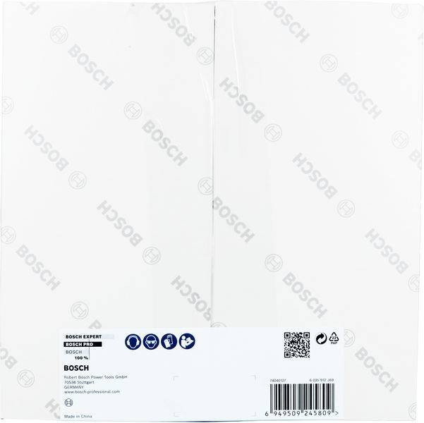 Vit förpackning med Bosch logomönster. Nere till vänster detaljer om Bosch Expert borrsats. QR-kod och tillverkarinformation synlig.
