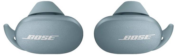 Två trådlösa, blå hörlurar från Bose bredvid varandra på vit bakgrund.