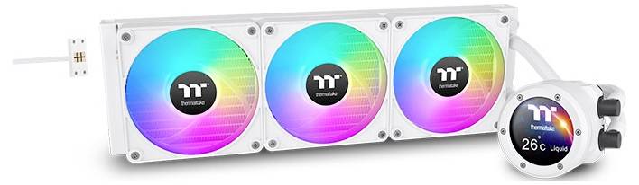 Tre RGB-fläktar i ett datorhölje med Thermaltake-logotyp, anslutna till en temperaturmätare som visar 26°C.