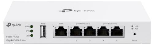 En vit TP-Link Gigabit VPN-router med fyra Ethernet-portar, WAN-anslutning och USB-port. Enheten har statusindikatorer för ström och nätverksaktivitet.