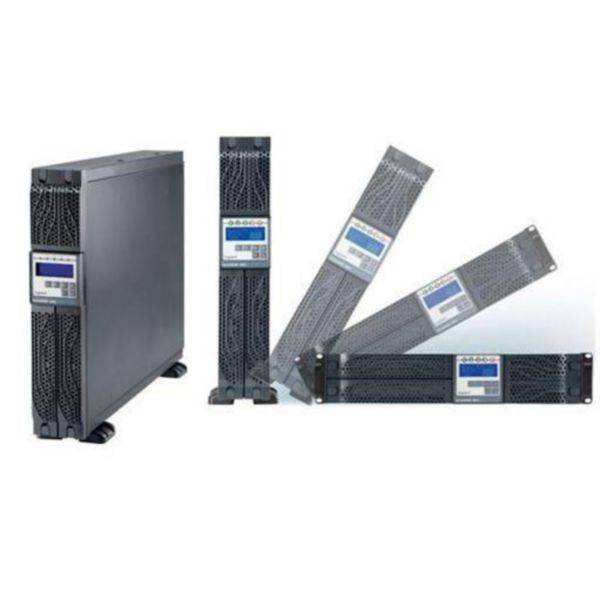 Fem svarta serverrack placerade i olika positioner. De visar en digital display på framsidan.