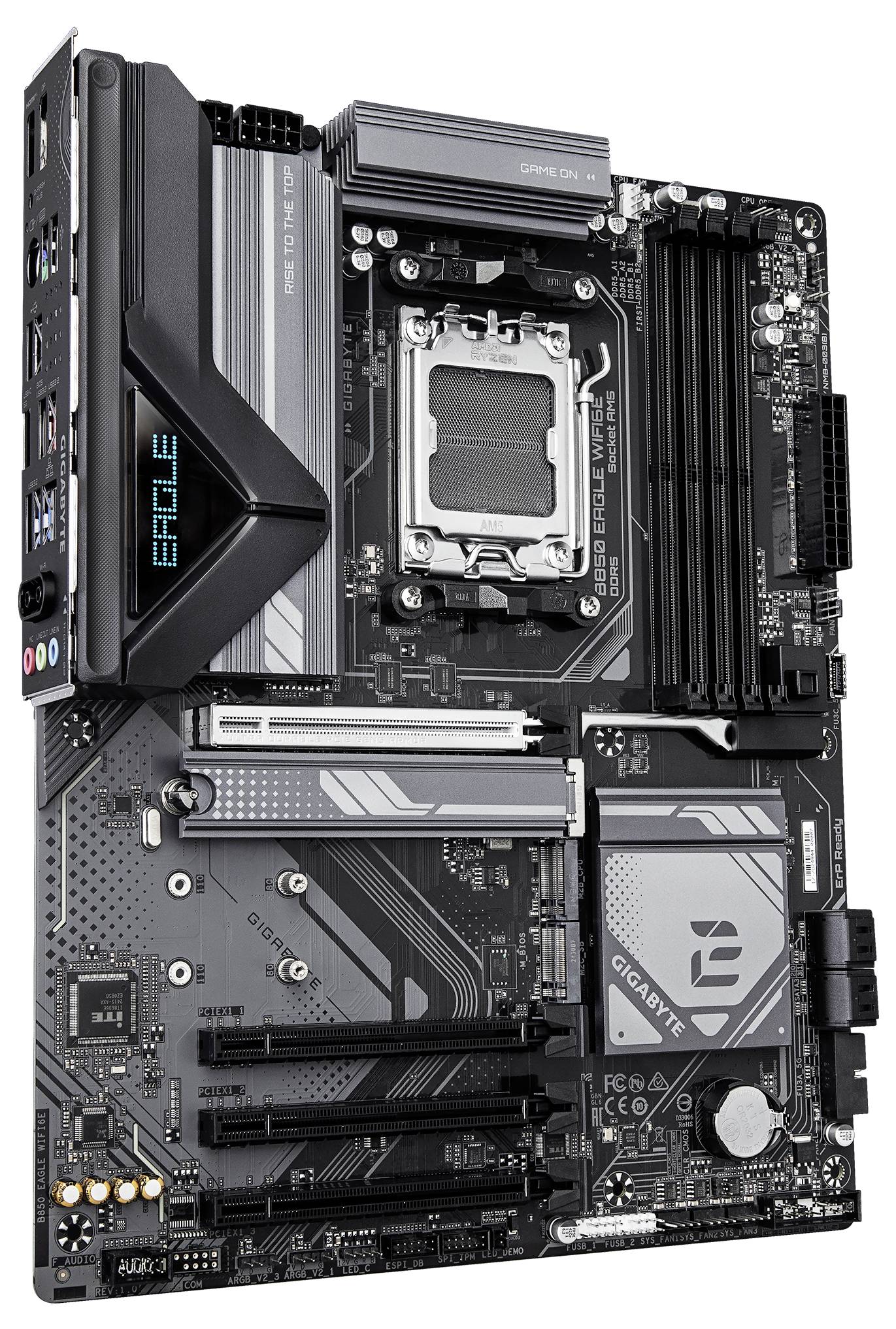 Moderkort med flera platser och anslutningar. Synliga är RAM-platser, CPU-sockel och anslutningar för utökad hårdvara.