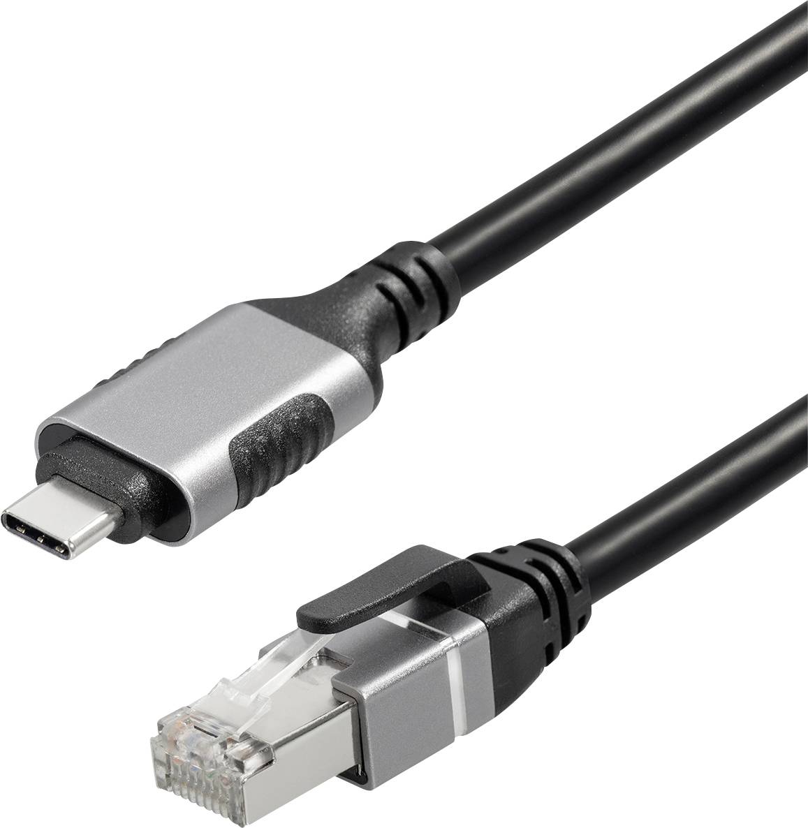 Ett svart USB-C till Ethernet-kabel. Ovanpå syns USB-C-kontakten, nedtill Ethernet-porten.