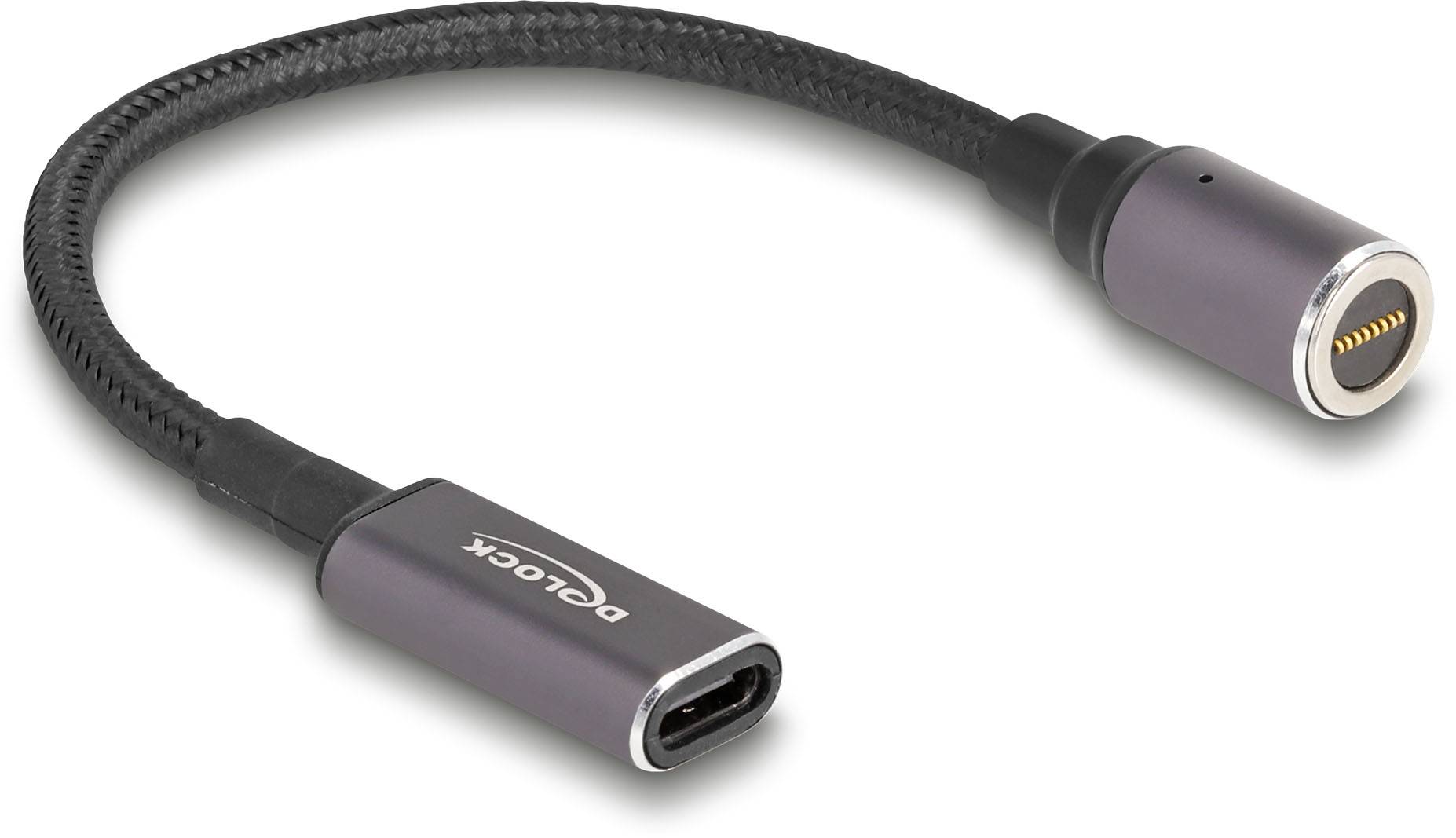 Ett svart USB-C-förlängningskabel från Delock med en flexibel, ungefär 15 cm lång kabel och metalliska kontakter.