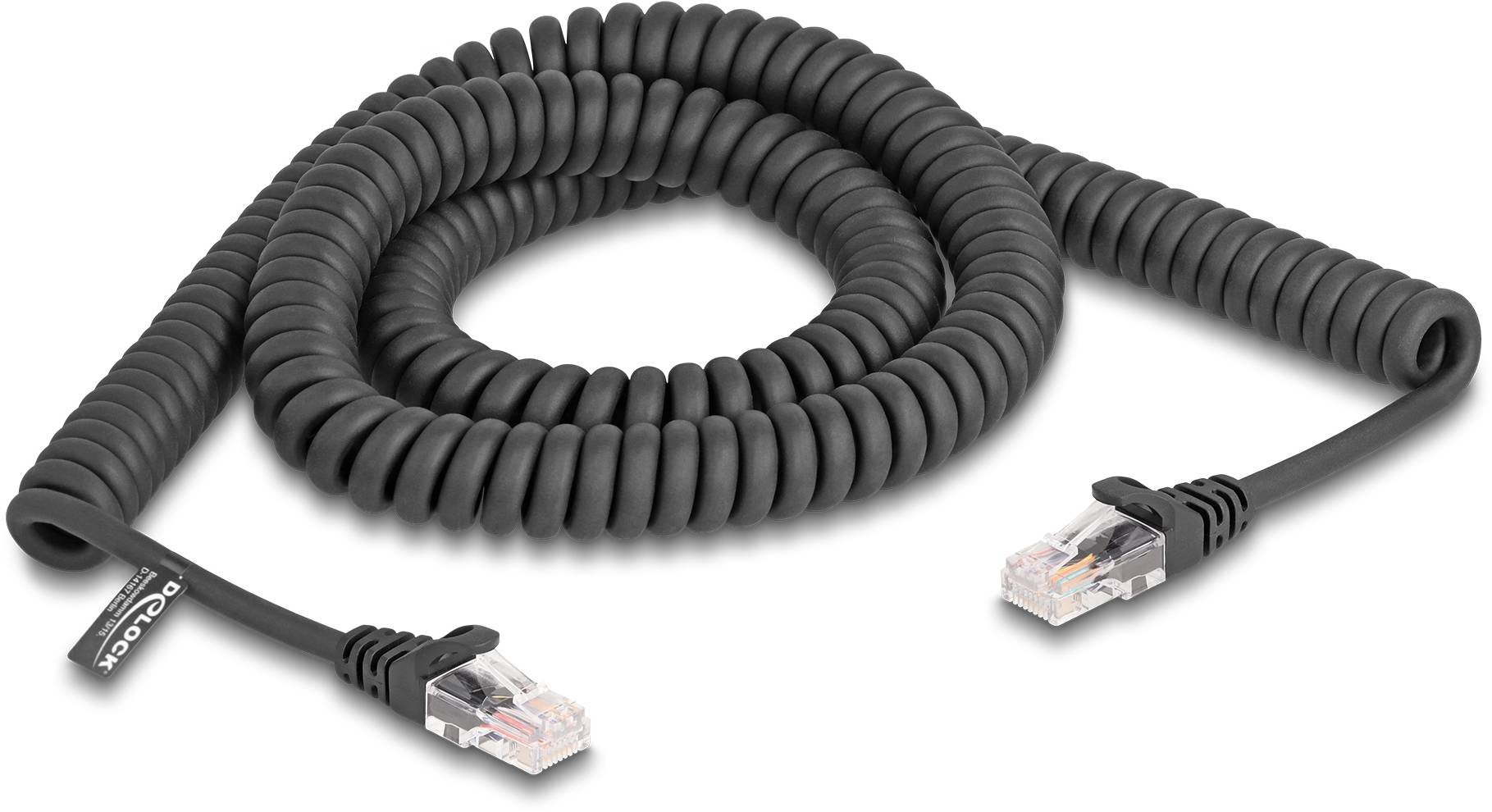 Ett svart, spiralformat nätverkspatchkabel med två transparenta RJ45-kontakter i ändarna; lämpligt för Ethernet-anslutningar.