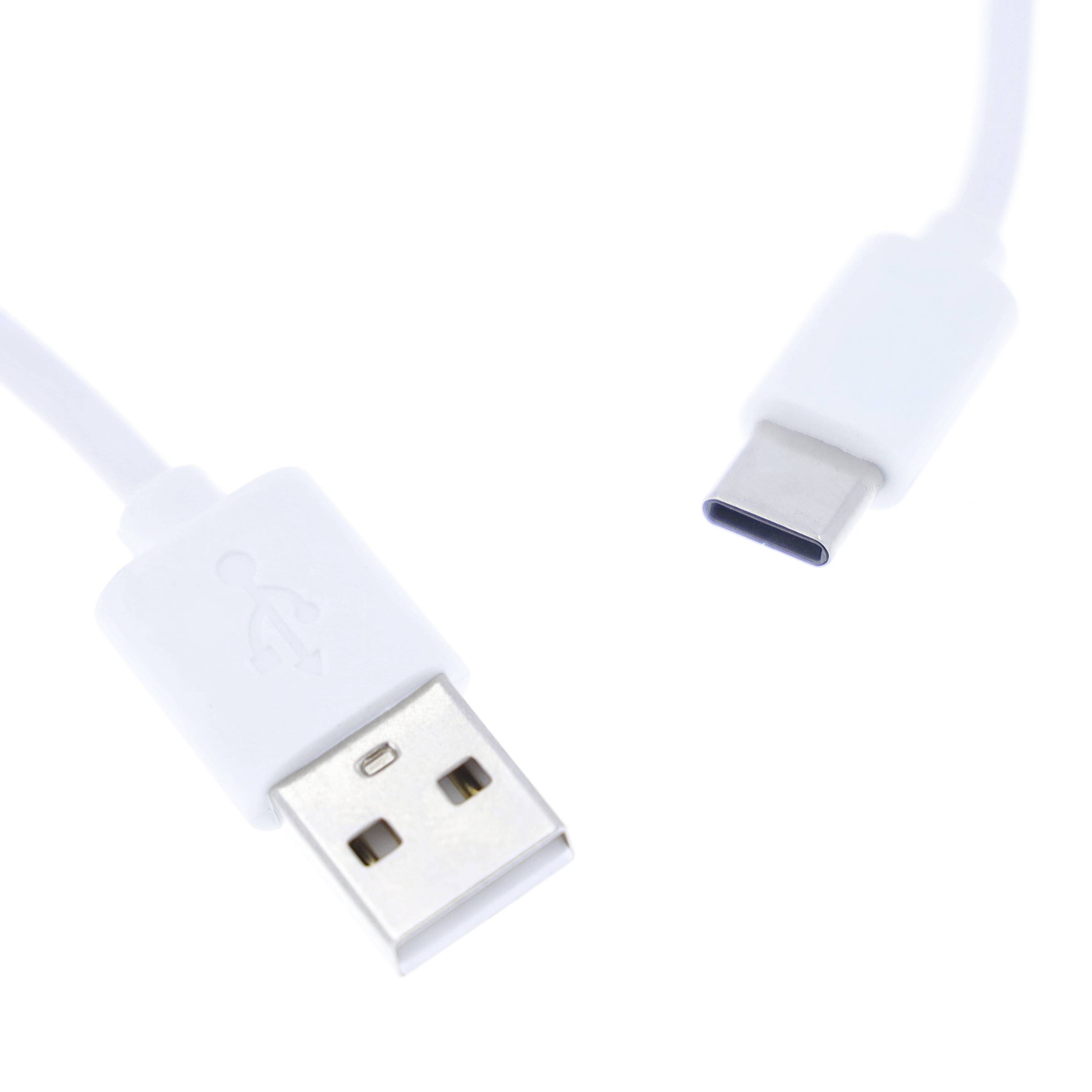 Ett vitt USB-kabel med en USB-A-kontakt på ena sidan och en USB-C-kontakt på den andra sidan, isolerat på vit bakgrund.