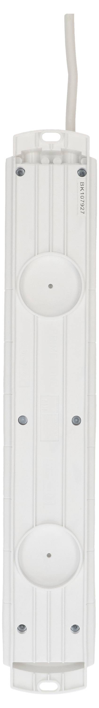 Vit, rektangulär elektrisk fördelningslist med en strömkabel och flera anslutningsalternativ på ovansidan.