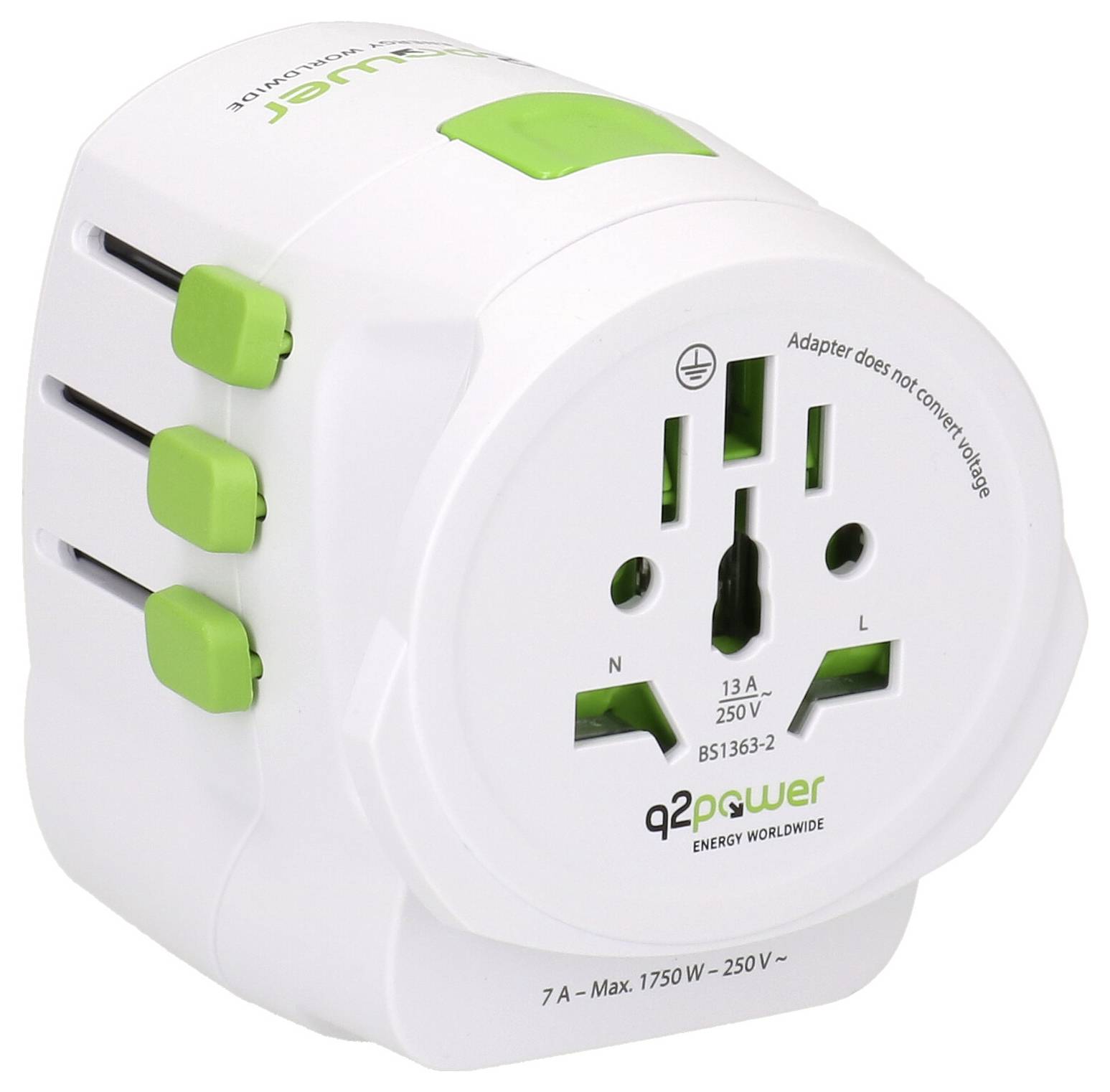 Vit universal reseadapter med gröna detaljer; lämplig för internationella eluttag. Text 'Adapter konverterar inte spänning' synlig.