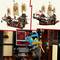 Ett piratfartyg av Lego med flaggor och kanoner visas på två bilder. Nedtill står en Lego-figur framför en kontrollpanel.