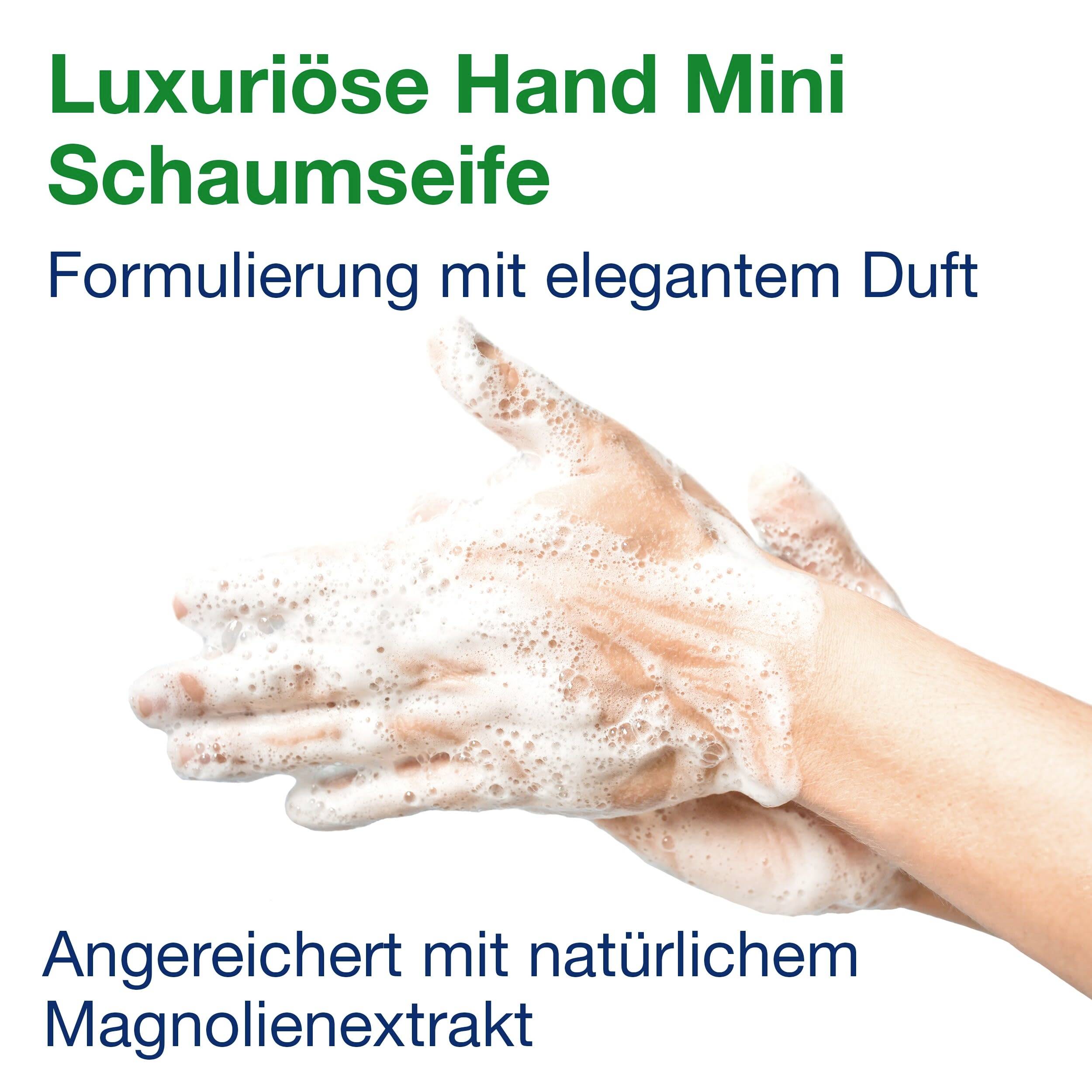 Två händer med skum. Text: 'Lyxig mini handtvål i skum', 'Formulering med elegant doft', 'Berikat med naturligt magnoliautdrag'.
