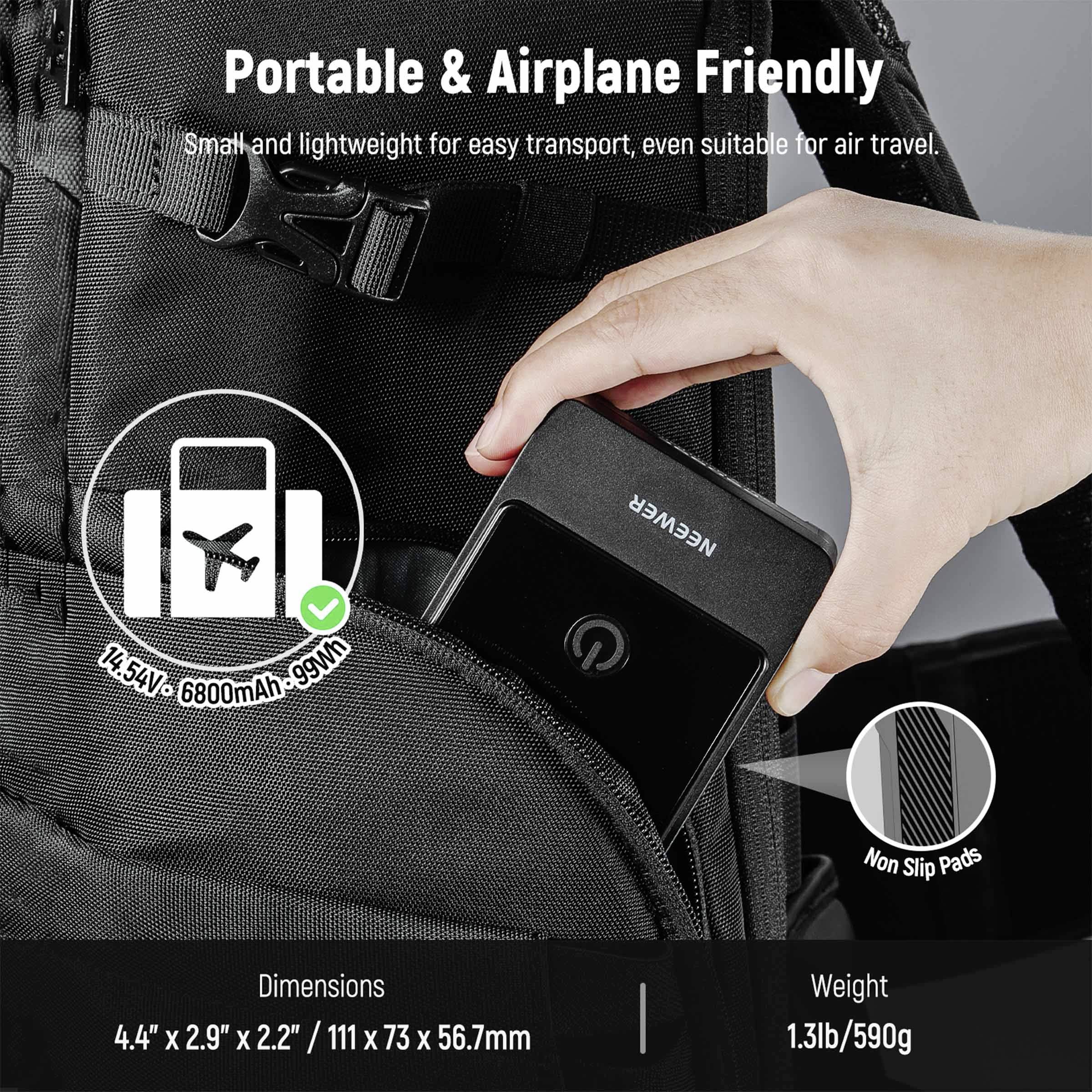 'Kompakt och flygvänlig' - Bärbar laddare stoppas i ryggsäcksfickan. Tekniska data: 14,5V, 6800mAh, 99Wh, 1,3lb/590g.