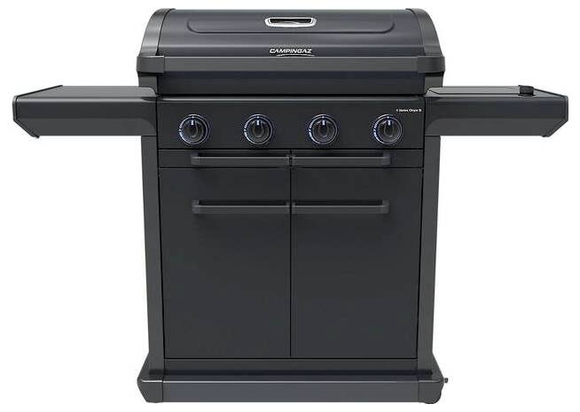 En stor svart gasolgrill med fyra vred och sidohyllor. Perfekt för utomhusgrilning och måltider i stor skala.