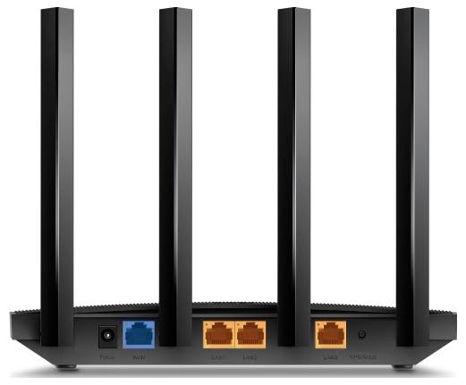En Wi-Fi-router med fyra synliga antennerna. Bakifrån syns anslutningarna: ström, WAN (blå), LAN1 & LAN2 (orange).