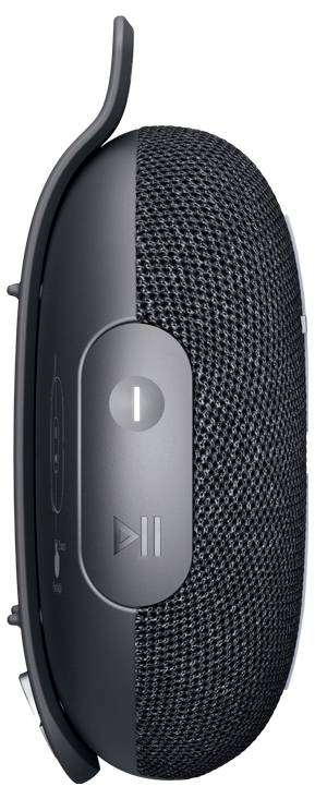 Bärbar högtalare från sidan med manöverknappar: På/av-knapp, volymreglage och uppspelningsknapp. Svart, kompakt design.