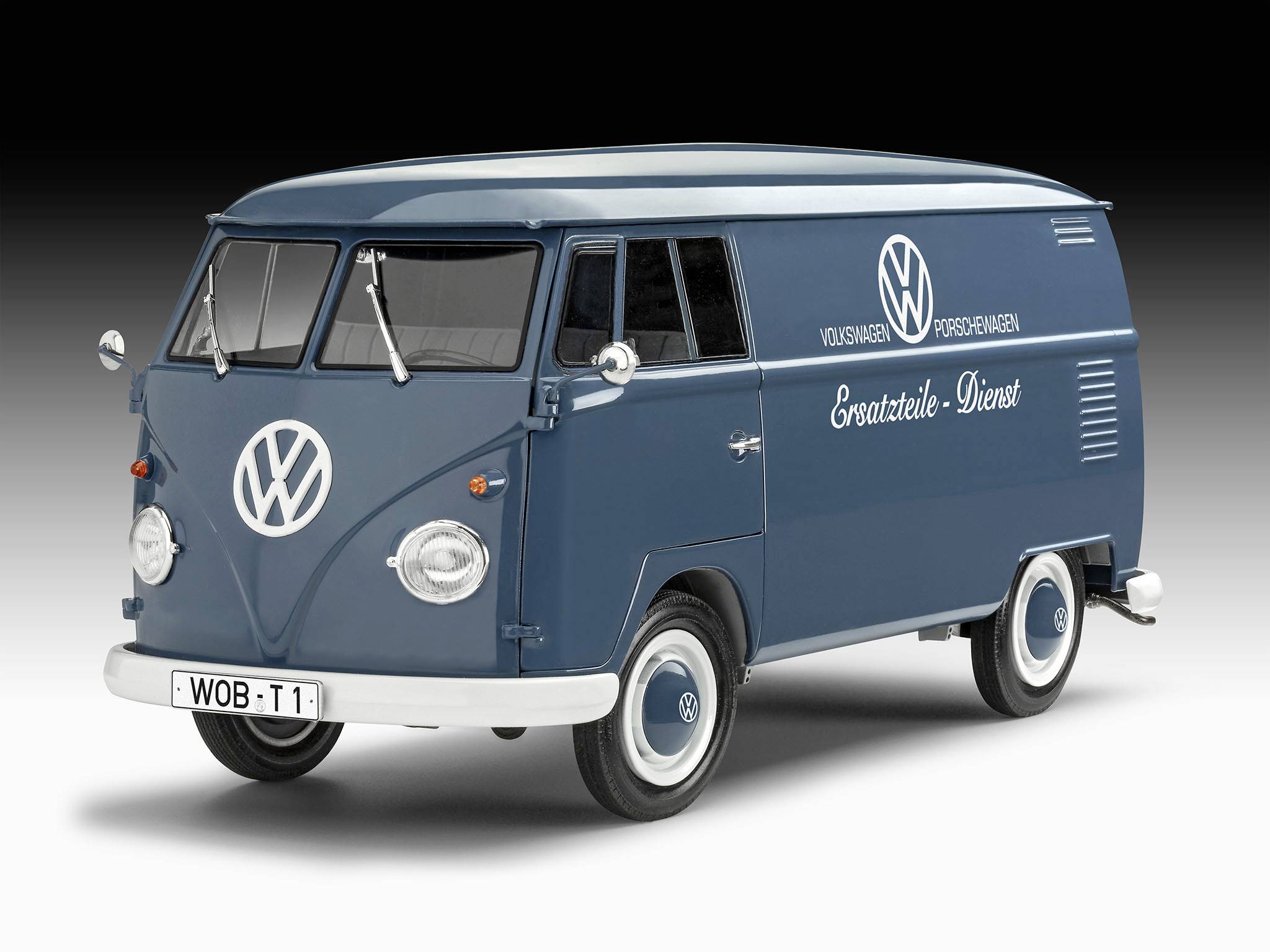 En blå VW Transporter med texten 'Reservdelsservice' och VW-logotyper, presenterad mot en neutral bakgrund.