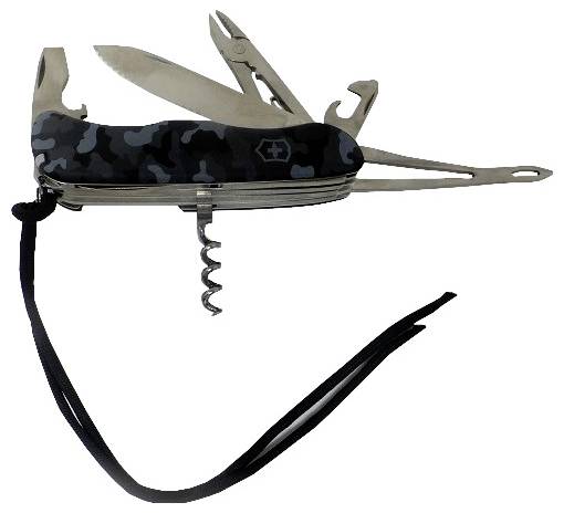 En multifunktionell fällkniv med kamouflerad handtag, utrustad med sax, knivblad, flasköppnare, burköppnare och korkskruv.