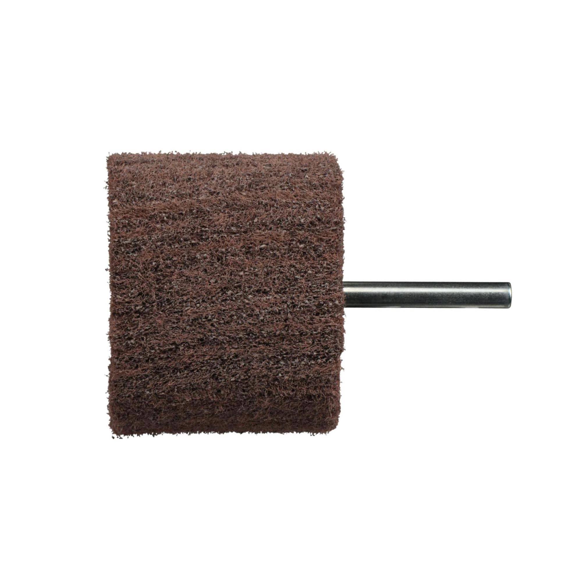 Ett cylindriskt sliphjul med en metallstång, använt för polering och utjämning av ytor, placerat mot en enkel vit bakgrund.