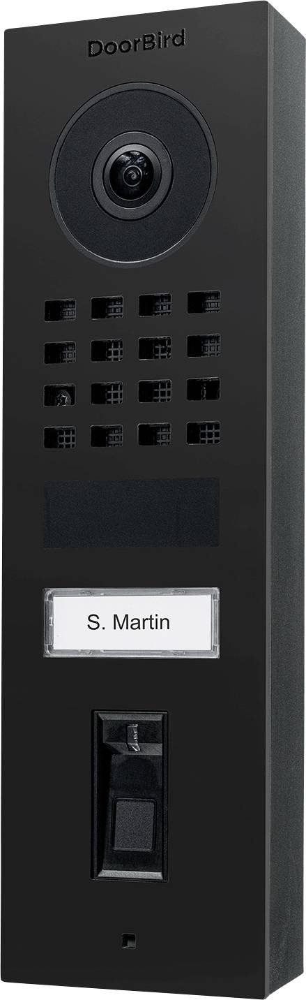 Svart DoorBird-intercoms med kamera, högtalare och namnplatta märkt 'S. Martin', konstruerad för säker kommunikation vid ingången.