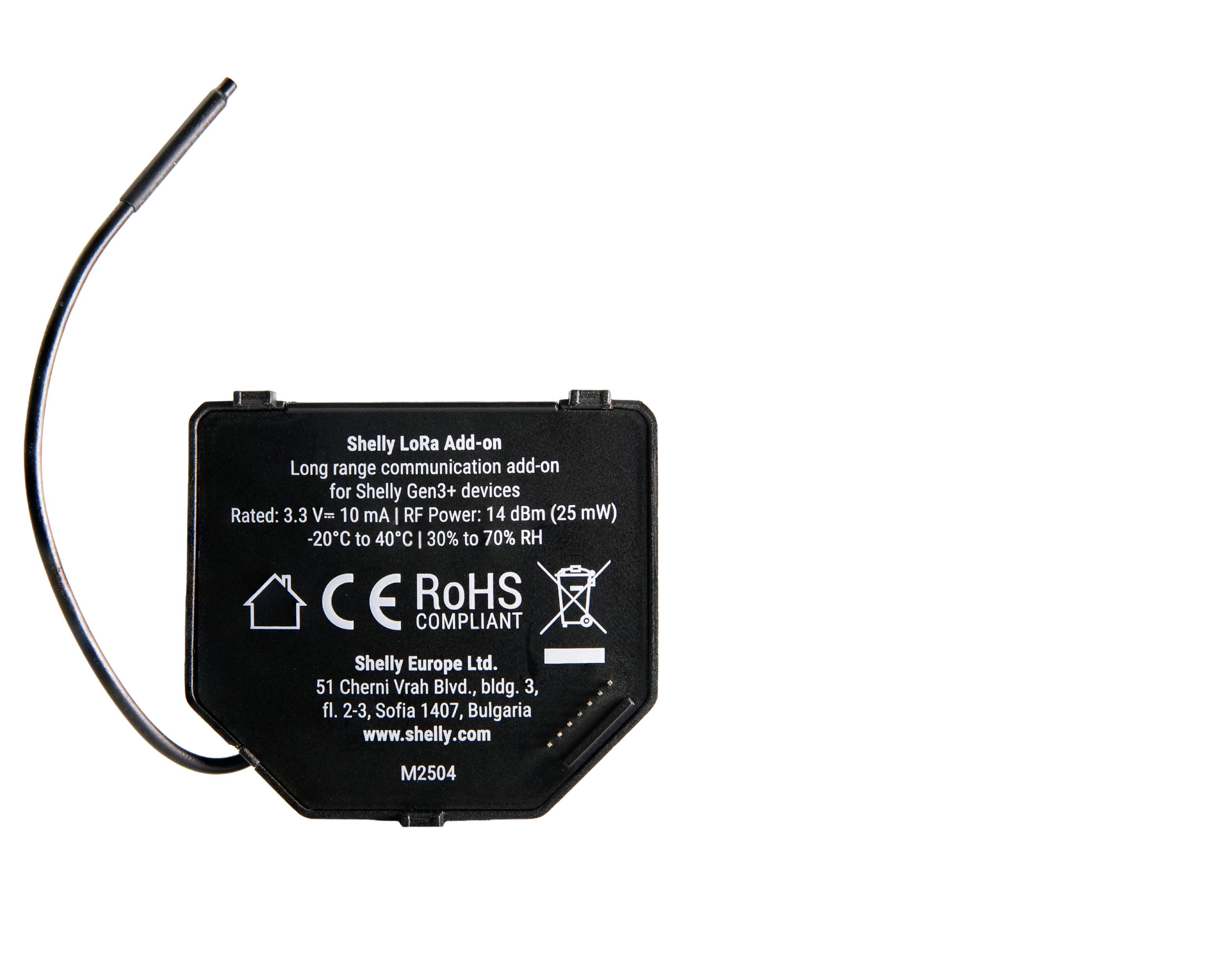En svart elektronisk enhet märkt 'Shelly LoRa Add-on' med specifikationer och tillverkardetaljer utskrivna på den.