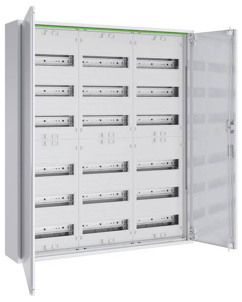 En öppen elcentral som visar flera rader med plats för säkringsautomater, utan några säkringsautomater installerade, vilket indikerar ett installationsskede.