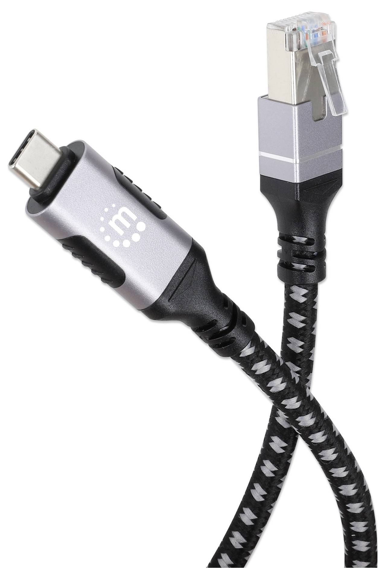En flätad USB-C till Ethernet-adapterkabel som visar USB-C- och Ethernet-kontaktändarna, utformad för att ansluta enheter till nätverk.