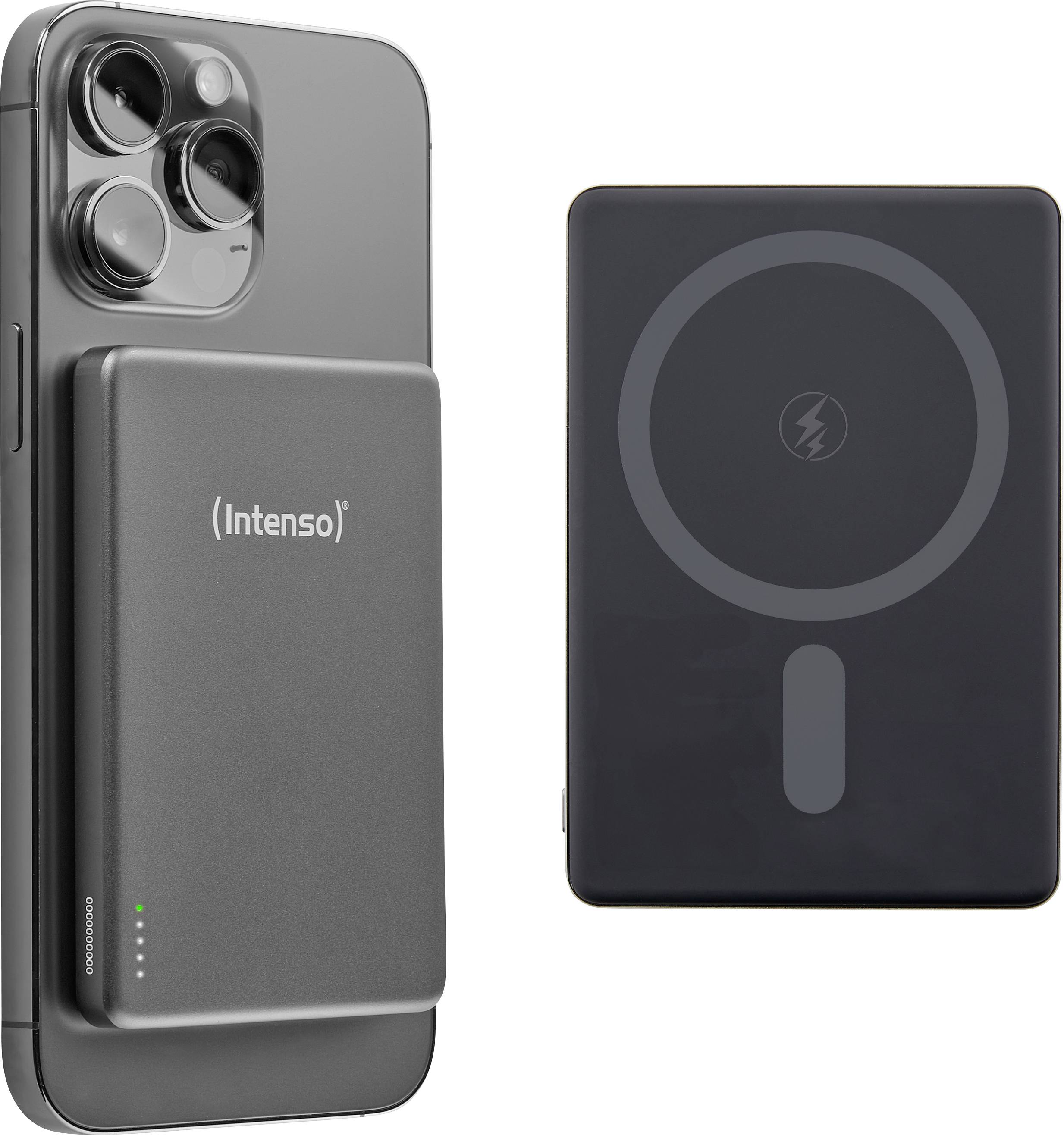 En smidig, grå powerbank märkt "Intenso" fäst på baksidan av en smartphone, med en annan vy av powerbanken bredvid den.