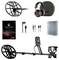 Metalldetektor-kit innehåller metalldetektor, hörlurar, sökspole, laddningskablar och manual. Märkt 'ManticoRe' av Minelab.