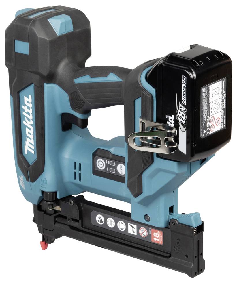 Makita trådlös finished spikpistol med 18V batteri monterat, visad i sidovy på vit bakgrund.