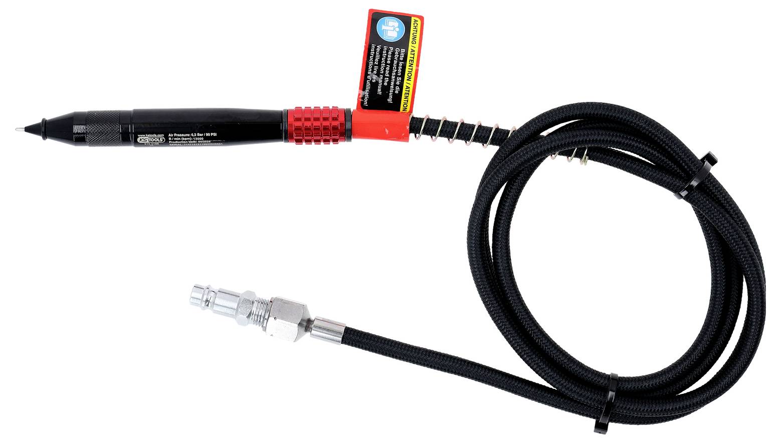 Pneumatisk graverpenna med ansluten luftslang, svart kropp med röd grip, använd för märkning av material, isolerad på vit bakgrund.