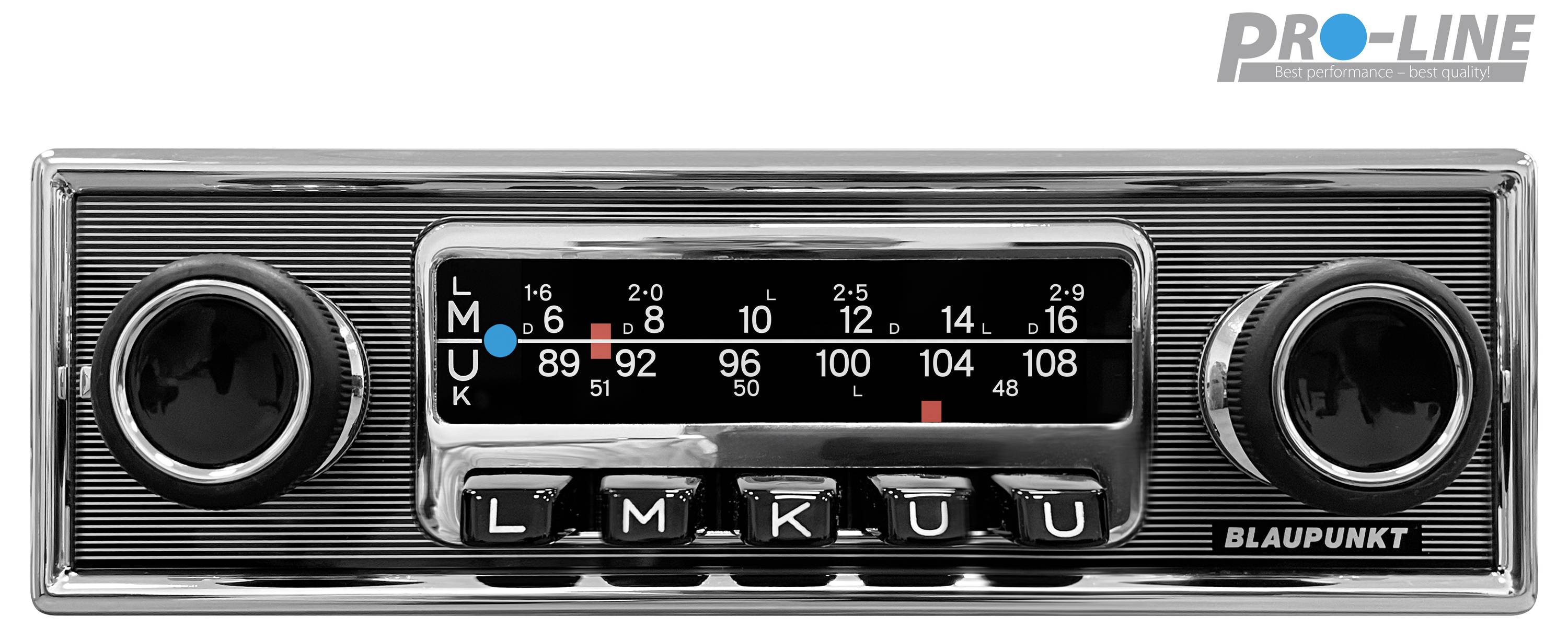 En vintage Blaupunkt bilradio frontpanel med inställningsvred och fyra kontrollknappar, med AM- och FM-frekvensindikationer.
