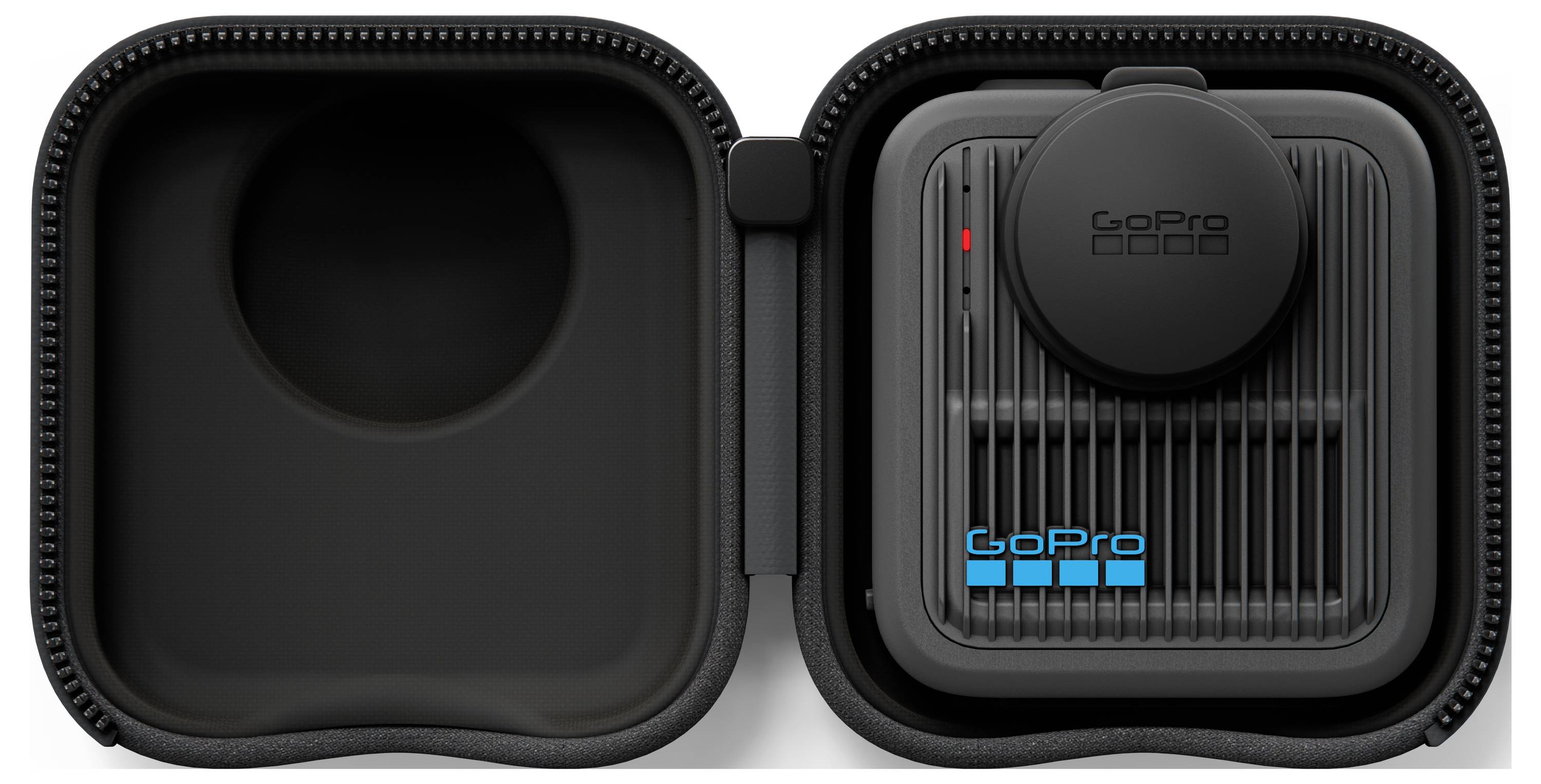 En skyddsfodral för ett GoPro-kamera, med GoPro-logotypen synlig. Fodralet är öppet och visar fack för att säkra kameran invändigt.