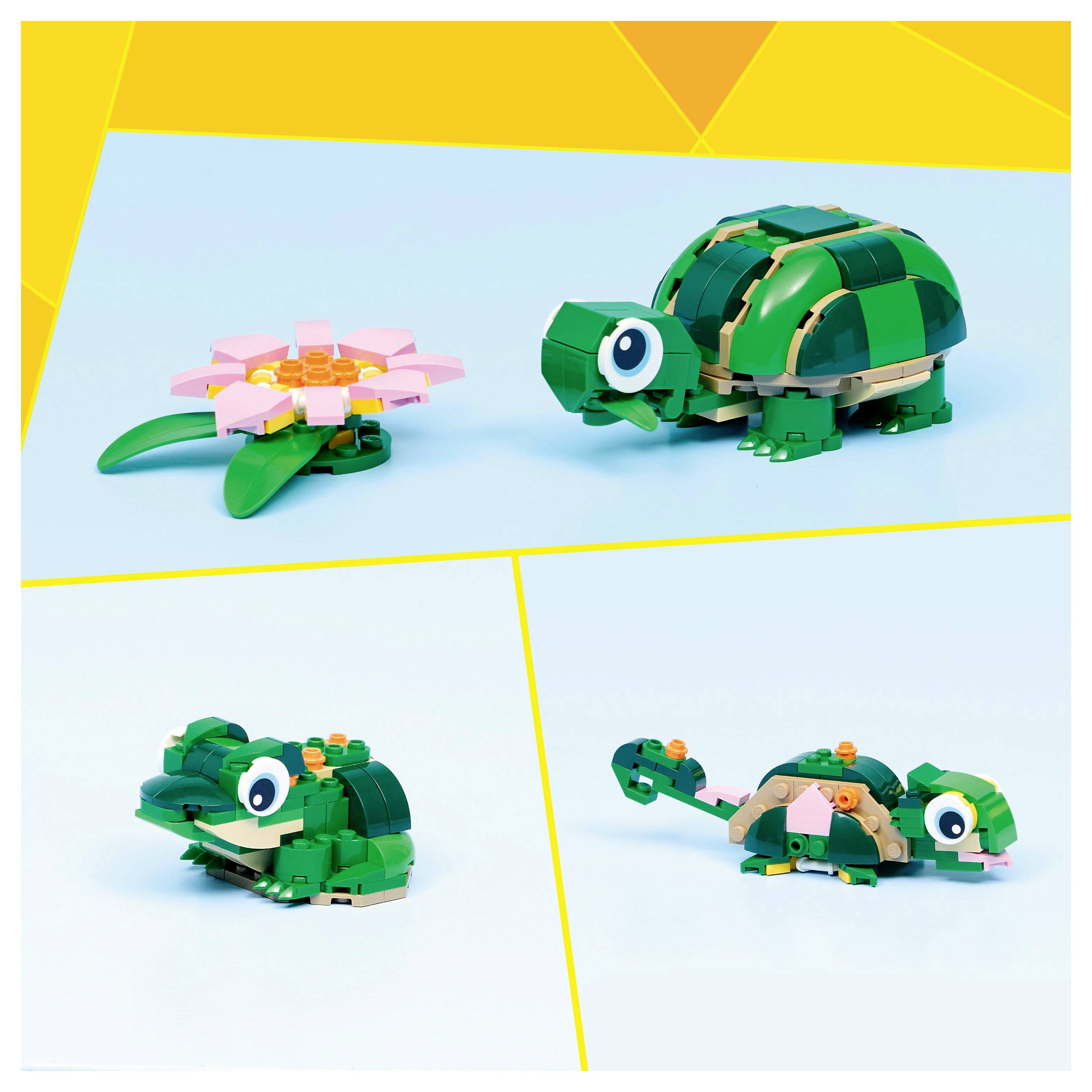 En LEGO-byggsats innehåller en sköldpadda med en blomma och två alternativa byggen: en groda och en orm. Satt mot en blå och gul bakgrund.