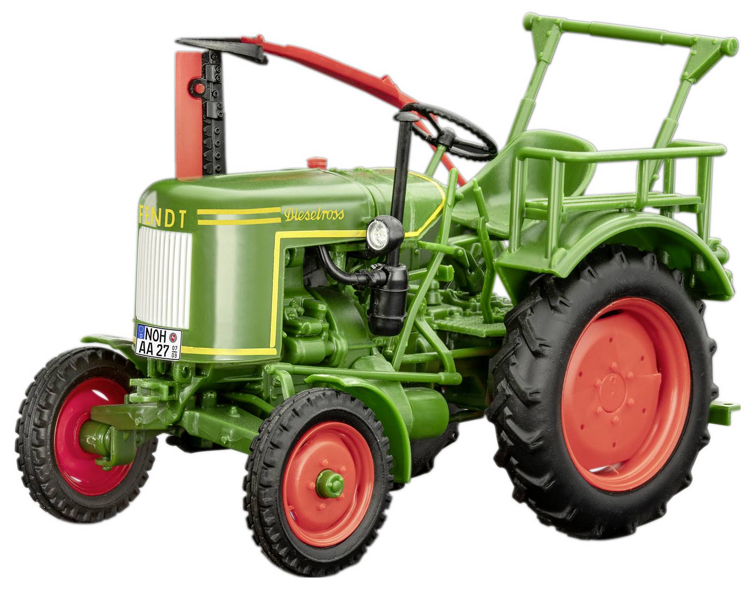 En gammaldags grön traktor med röda hjul, som på sidan har texten 'Fendt' och 'Dieselross', vilket tyder på en klassisk jordbruksmodell.