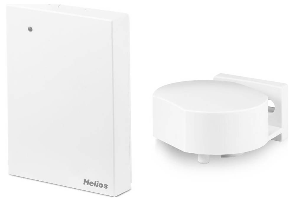 Vit rektangulär Helios-enhet bredvid en rund, väggmonterad sensor. Båda enheterna har minimalistiska utformningar.