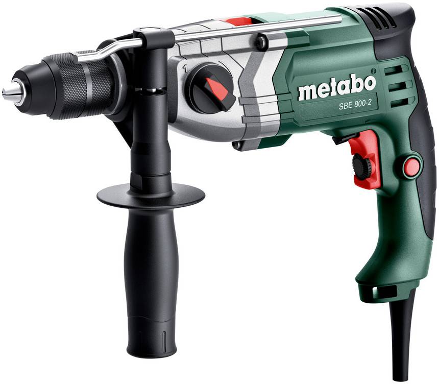 Grön Metabo SBE 800-2 trasselbunden borrmaskin med sidohandtag och tandad chuck på vit bakgrund.