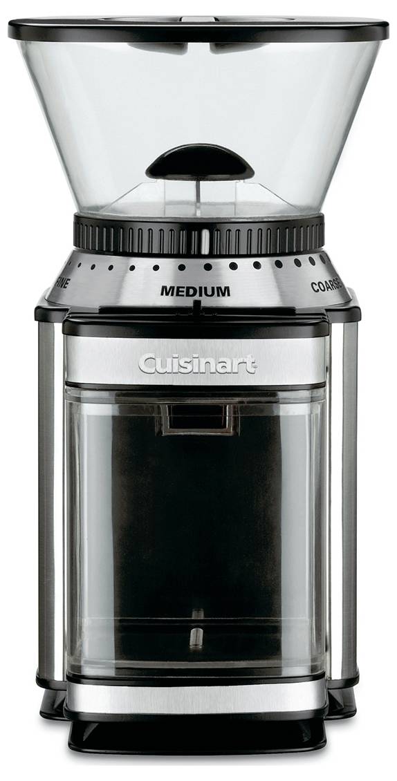 En Cuisinart kaffekvarnen med en genomskinlig bönbehållare och ett vridreglage för inställning av malningsgrad, inställd på 'medium', på en vit bakgrund.