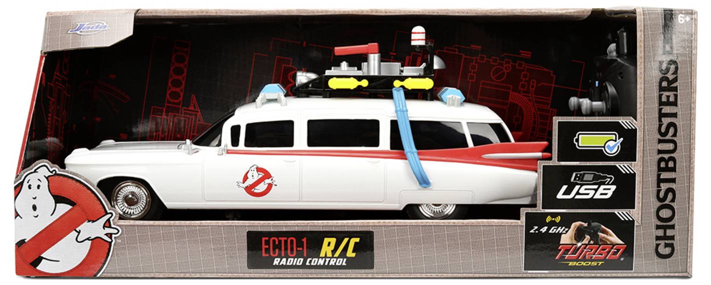 En leksaksbil föreställande 'Ghostbusters' Ecto-1 fordonet i sin förpackning. Det är en radiostyrd bil med USB-anslutningsfunktioner.