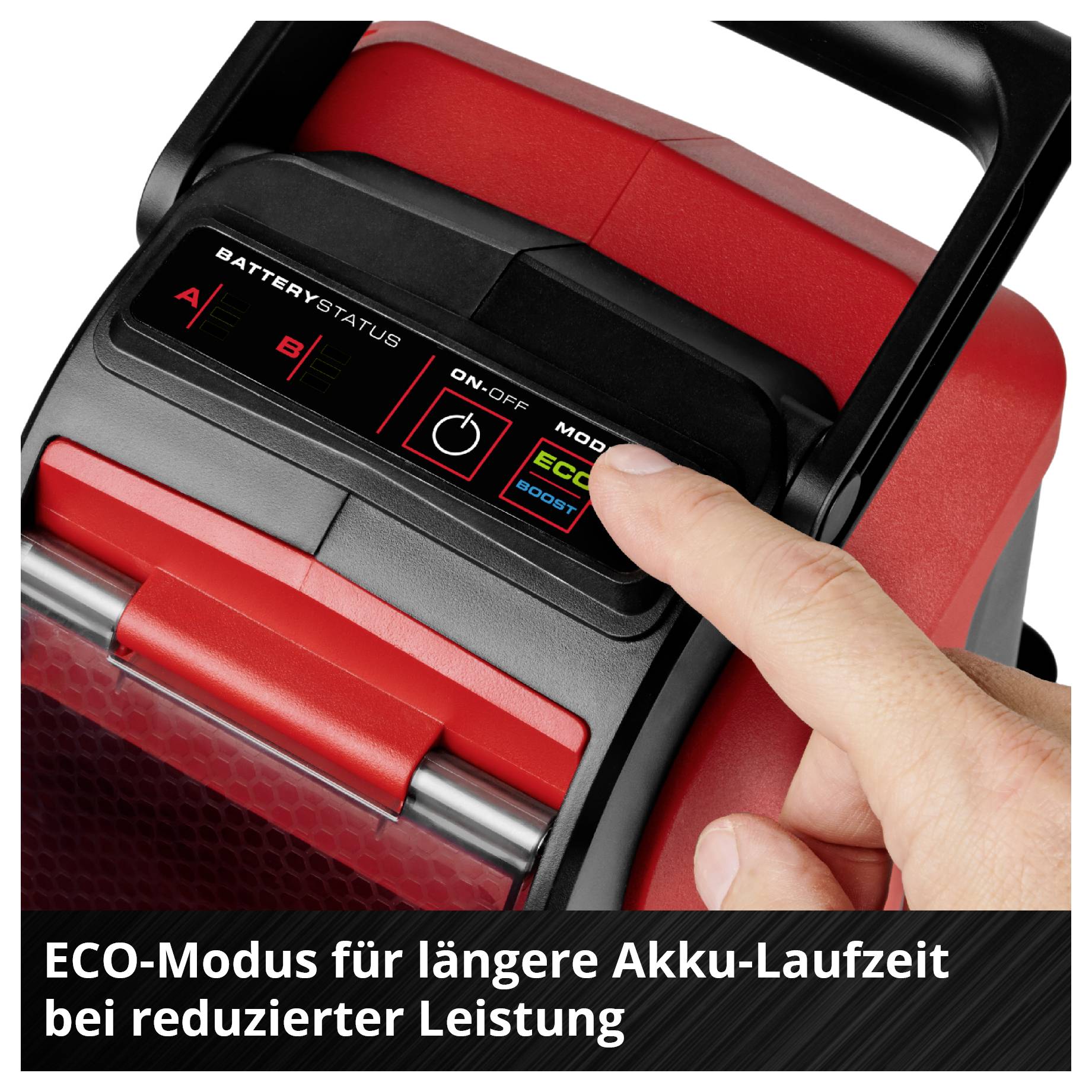 En hand trycker på "ECO"-läget på en batteridrivet enhet; notering: längre batteritid vid reducerad effekt.