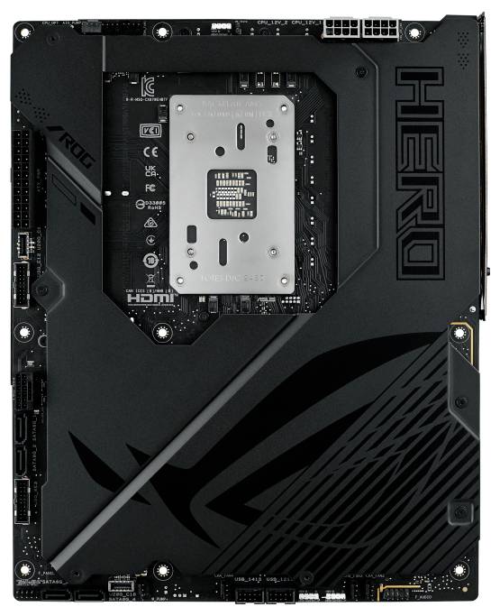 Ett moderkort med modellnamnet 'HERO' tryckt på sig, med flera platser och portar för datorkomponenter, och en ROG-logotyp.