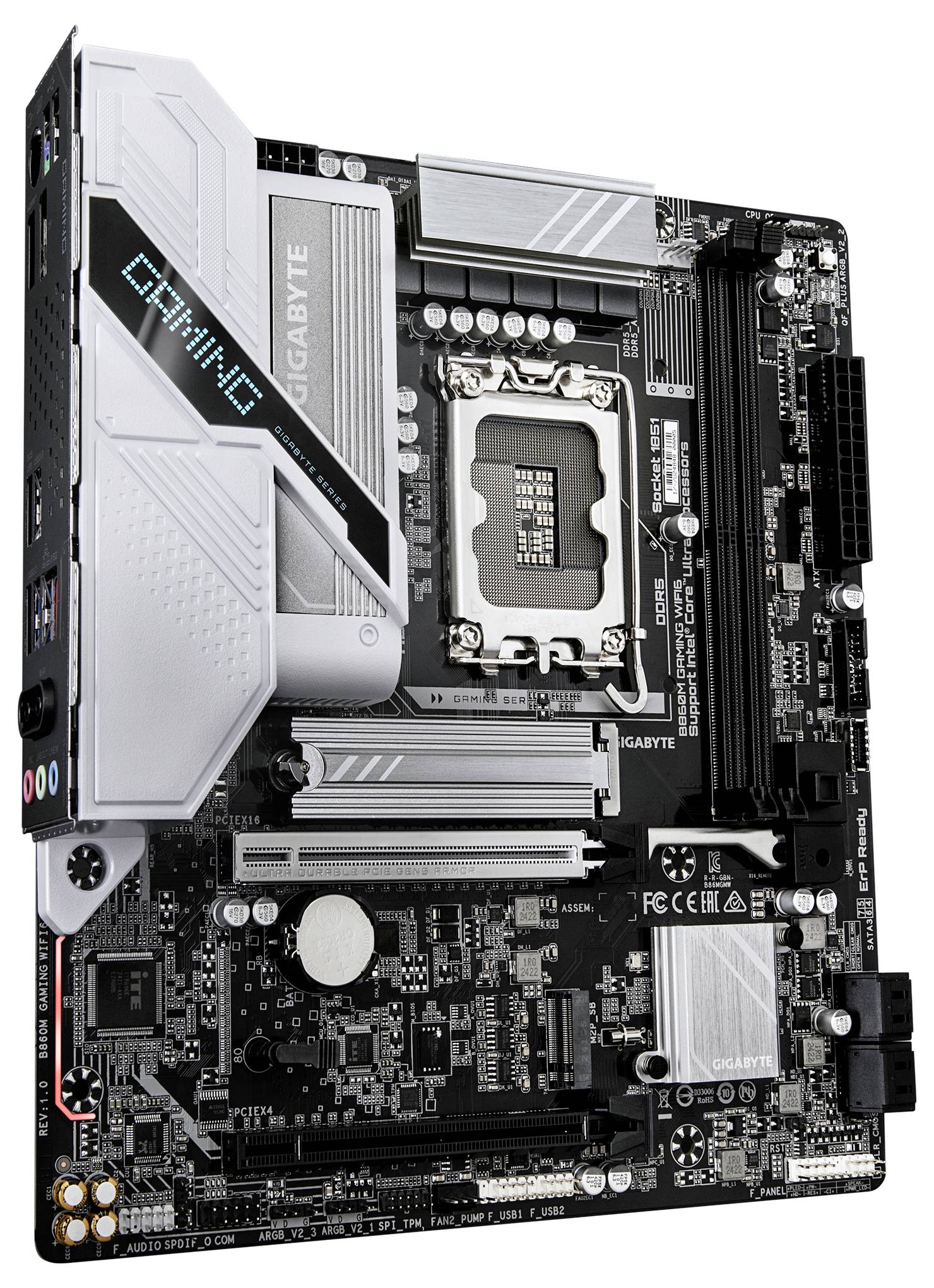 Ett moderkort för dator med flera platser och komponenter, inklusive en CPU-sockel, RAM-platser och PCIe-platser. Försett med etikett märkt 'Gaming'.