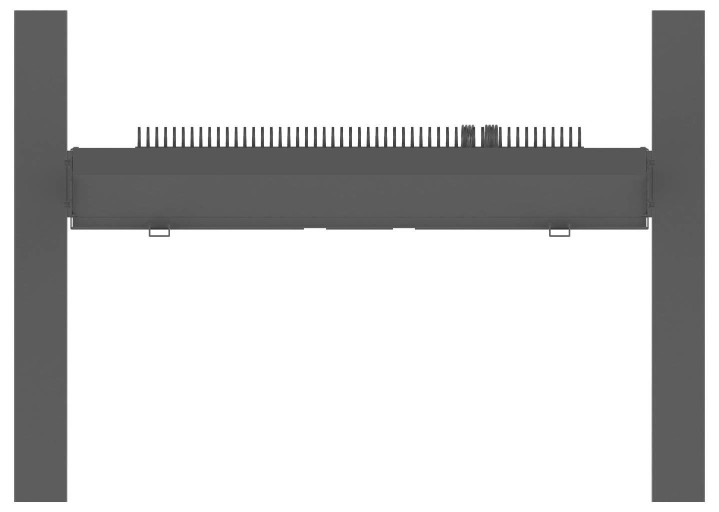 En horisontell, rektangulär svart enhet med två vertikala stöd på var sida, utrustad med en serie fenor ovanpå för kylning.