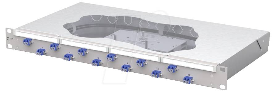 Rackmonterbar fiberoptisk termineringspanel med flera blå portar på framsidan för nätverksanslutning, försedd med metallkapsling.