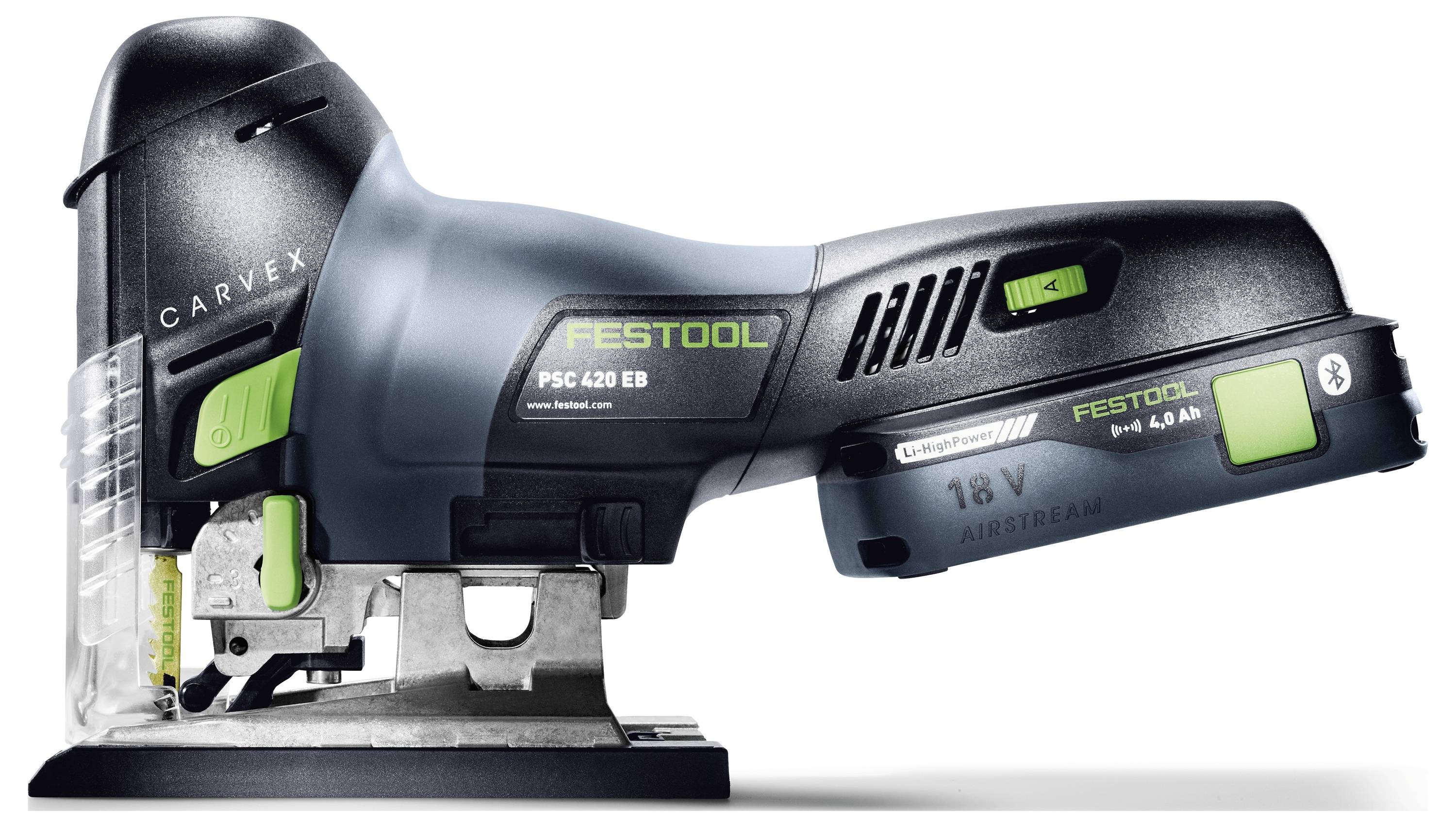 En svart och grön trådlös sågtillbehör från märket "Festool" som är framträdande, med detaljerade designelement och modellinformation.