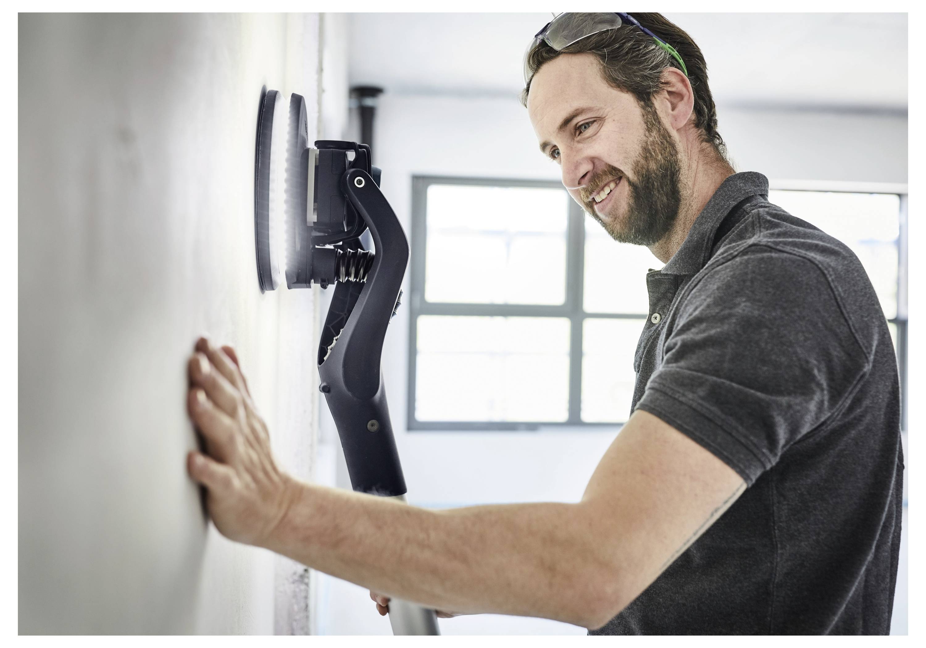 Cirkulärsågblad med vassa tänder, märkt "Festool TSC 55K / HKC 55K". Det visar beteckningar för områdena "RIP CUT" och "WOOD".